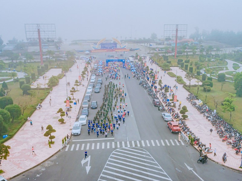 Quảng Bình phát động Ngày chạy Olympic vì sức khỏe toàn dân - Anh 1