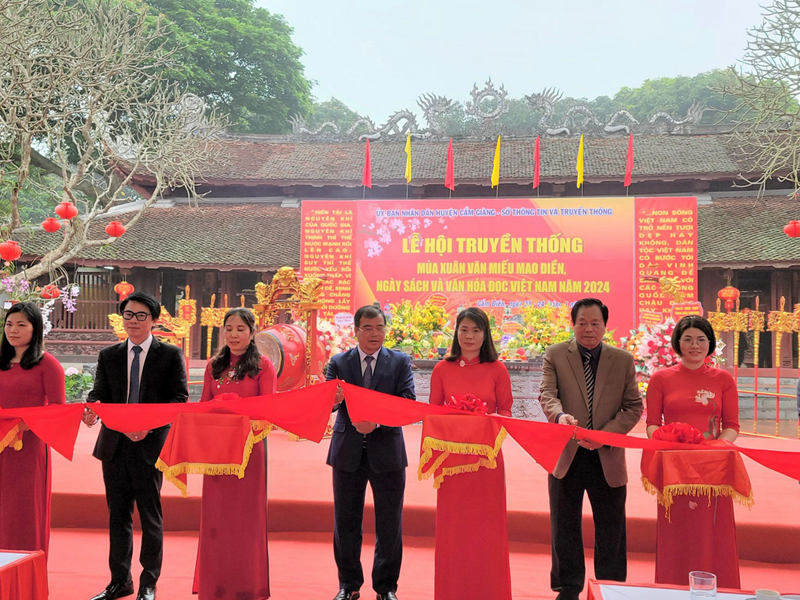Khai hội truyền thống Văn miếu Mao Điền - Anh 1