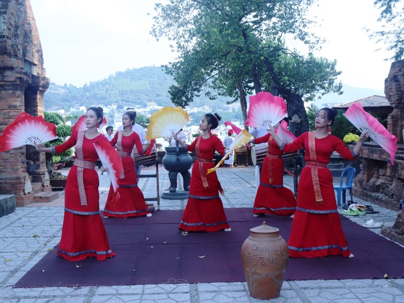 Giỗ tổ nghề Trầm hương ở Khánh Hòa - Anh 7