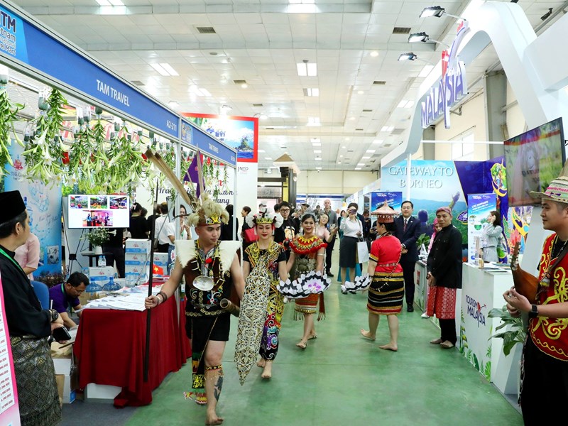 Khai mạc VITM Hà Nội 2024:  Thúc đẩy chuyển đổi xanh, bền vững - Anh 11