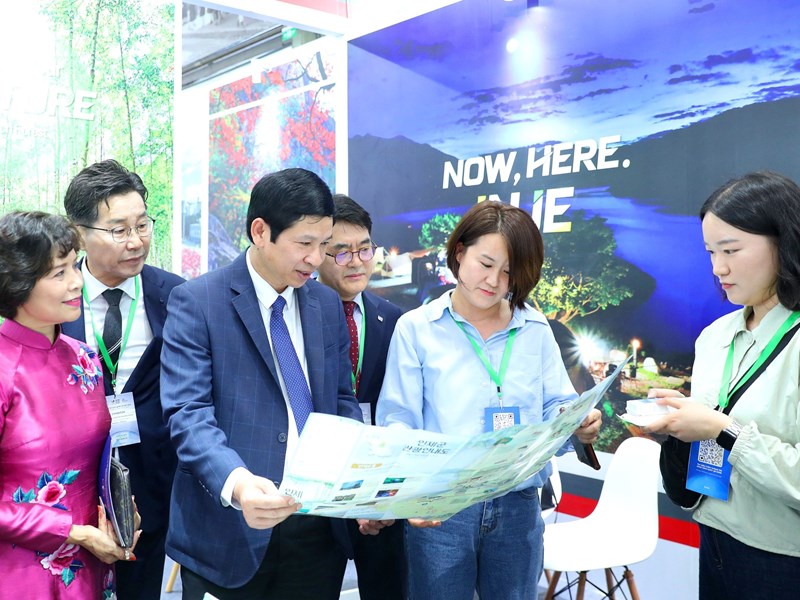 Khai mạc VITM Hà Nội 2024:  Thúc đẩy chuyển đổi xanh, bền vững - Anh 4