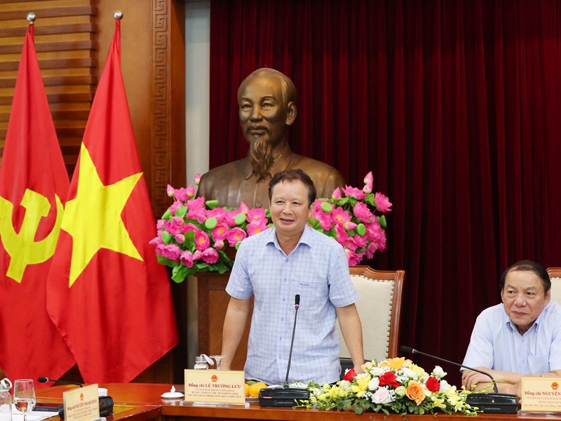 Bộ trưởng Nguyễn Văn Hùng: Thừa Thiên Huế cần xác định rõ các sản phẩm du lịch đặc trưng để hấp dẫn du khách - Anh 2