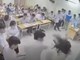 Vụ học sinh đánh cô giáo bị khởi tố: Lớp học còn phải “chữa lành“