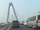 Giao thông Hà Nội sáng 15.10: Cầu Nhật Tân ùn sau va chạm
