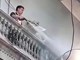 Khởi tố người đàn ông dùng vòi cao áp xịt thợ xây nhà hàng xóm