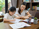 Cho con học homeschool, phụ huynh cần biết gì để trẻ không khó trở lại trường?