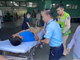 CSGT dùng xe đặc chủng dẫn đường, đưa người đàn ông bị đột quỵ đi cấp cứu