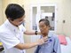 Hút thuốc lá nhiều năm, người bệnh gặp thách thức khi điều trị ung thư