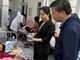  Nhiều người có dấu hiệu ngộ độc thực phẩm sau khi ăn bánh mì