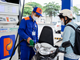 Giá xăng giảm mạnh nhất nhiều tháng, RON 95 về sát 20.400 đồng/lít